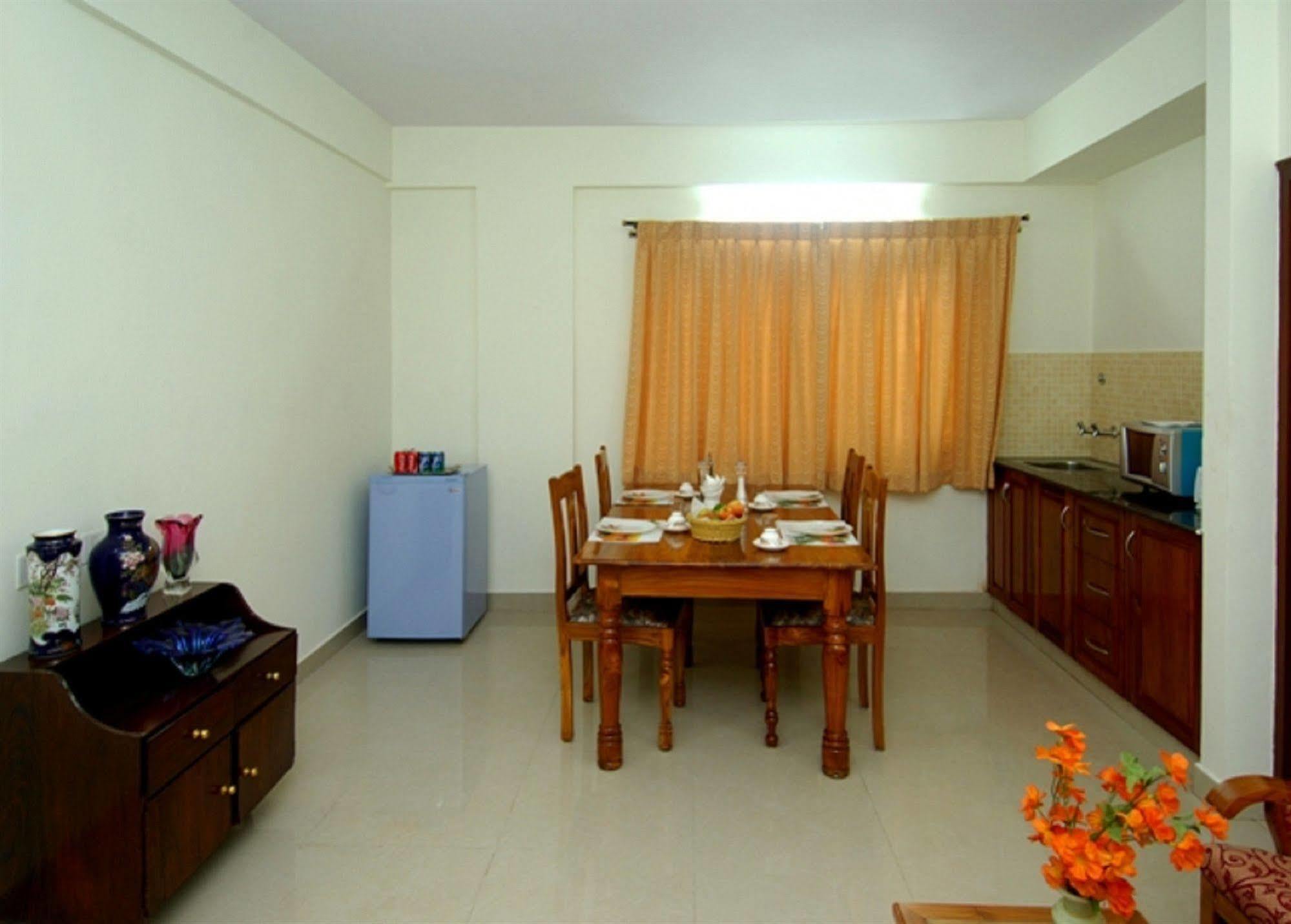Oyo 6110 Thalassa Suites Bengaluru Kültér fotó